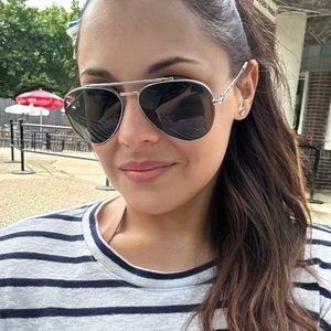 Meet your Posher, Holly